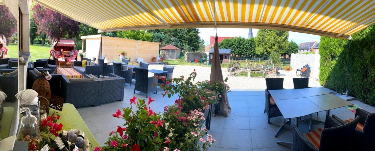 Le Chateau De Frankie Spas-Saunas Grand-Reng Exterior photo