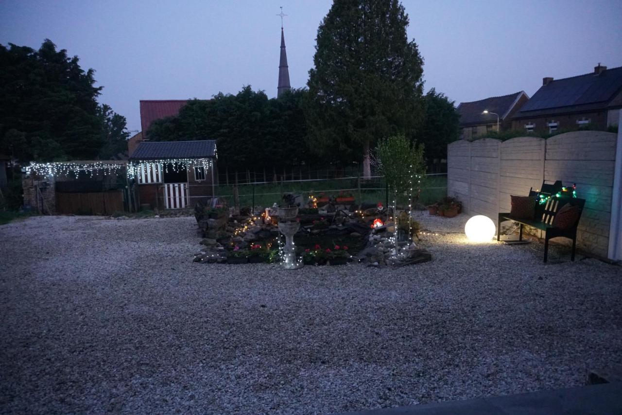 Le Chateau De Frankie Spas-Saunas Grand-Reng Exterior photo