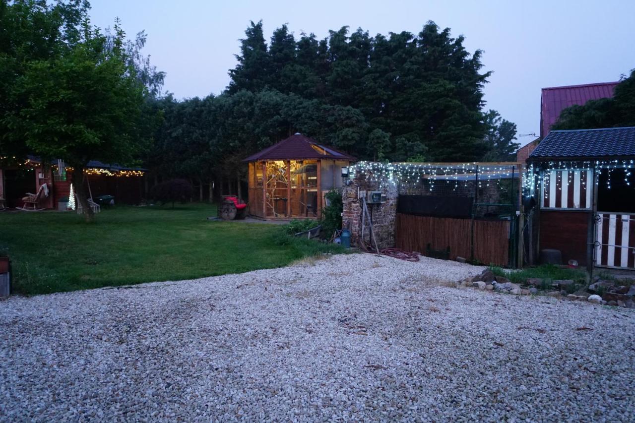 Le Chateau De Frankie Spas-Saunas Grand-Reng Exterior photo